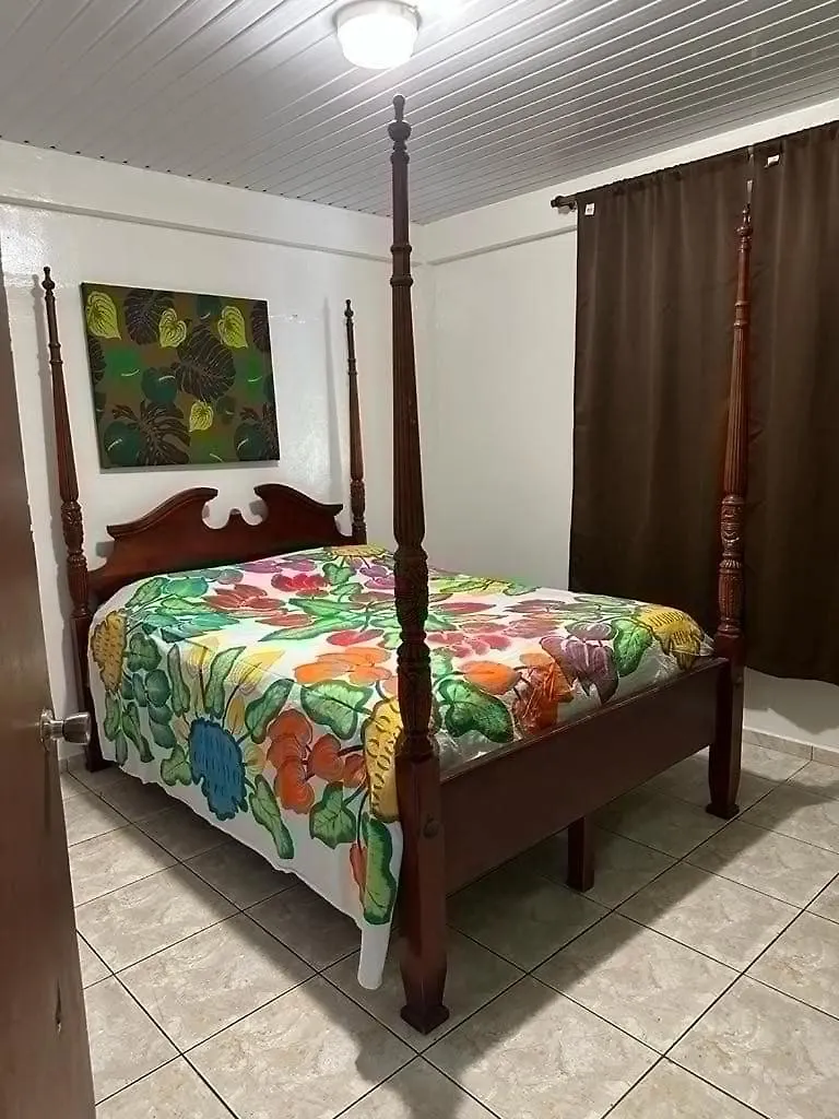 Chez Tamatuamai Hotel Avatoru Guest house
